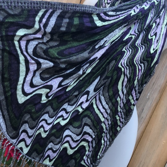 Tolani 100% Viscose Scarf Shawl w/fringe. Purple & Green Shades, wavy pattern - Picture 9 of 16